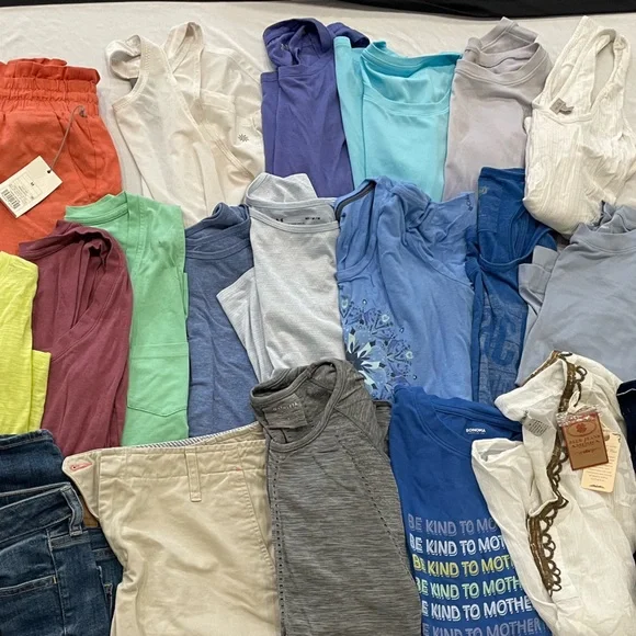 Resellers Summer Bundle!!! Athleta, Lucky Brand, American Eagle, North Face - Picture 2 of 11